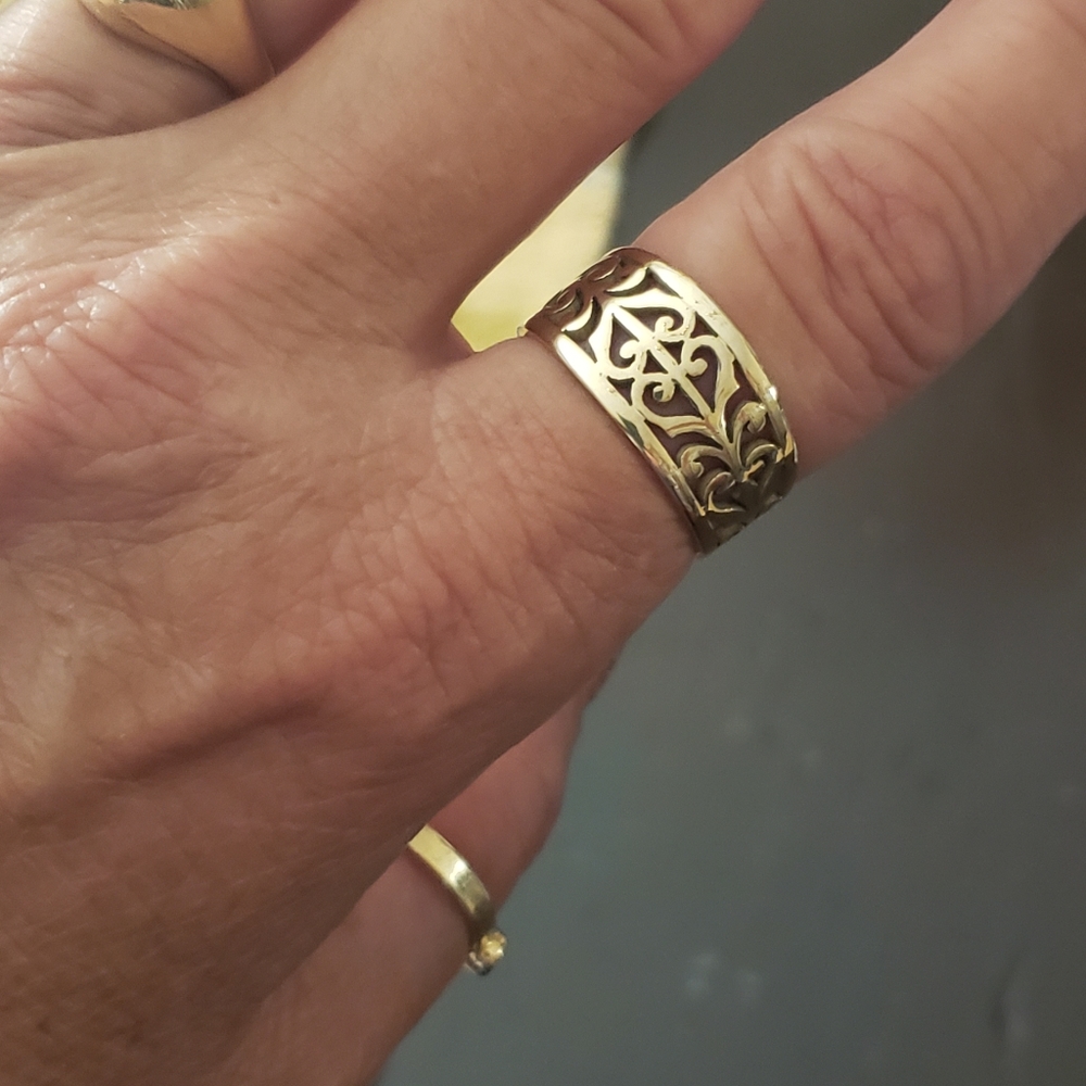 14KT Gold James Avery Adorned Ring (retired)